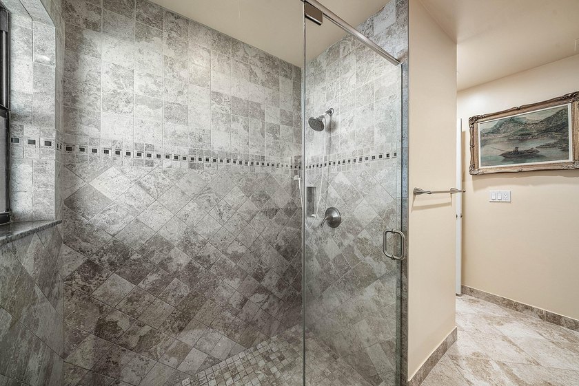 Beautiful, impeccably maintained, move-in ready 3/2/2 in the - photo 30