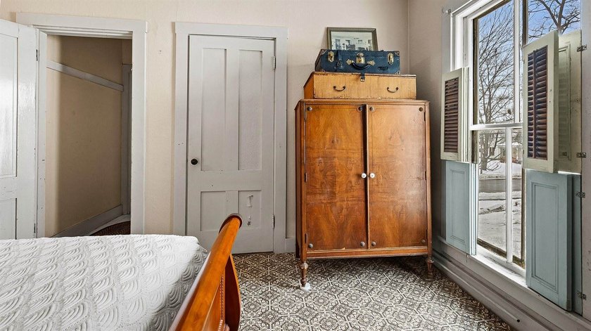 This listing includes both 859 and 861 West Main Street - photo 31
