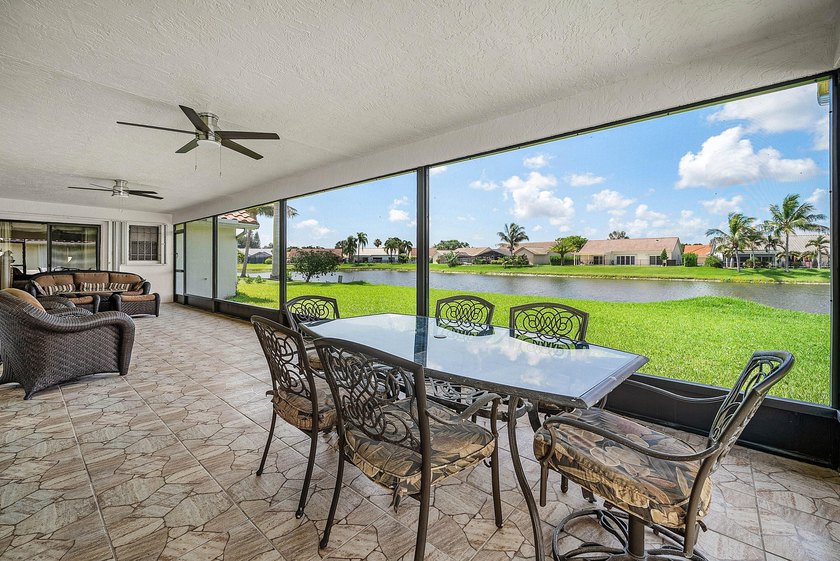 Beautiful, impeccably maintained, move-in ready 3/2/2 in the - photo 32