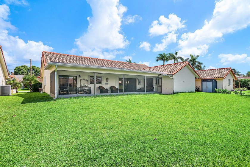 Beautiful, impeccably maintained, move-in ready 3/2/2 in the - photo 38