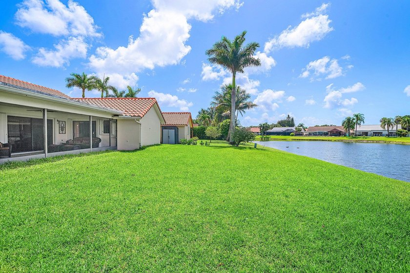 Beautiful, impeccably maintained, move-in ready 3/2/2 in the - photo 39
