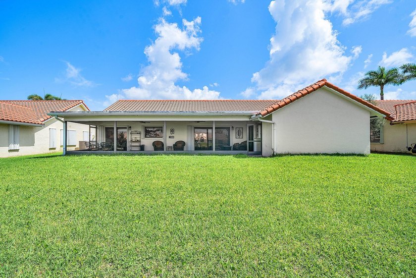 Beautiful, impeccably maintained, move-in ready 3/2/2 in the - photo 40