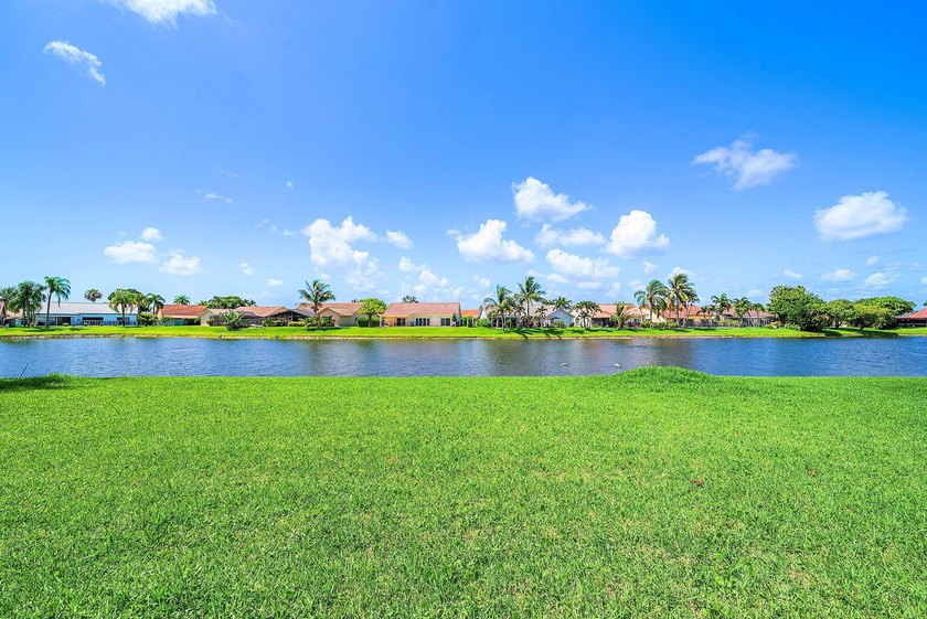 Beautiful, impeccably maintained, move-in ready 3/2/2 in the - photo 43