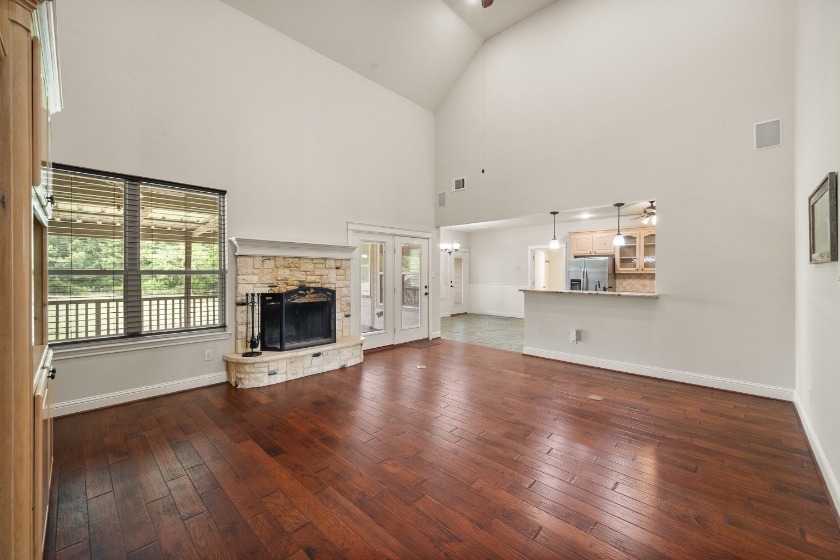 2.33-Acre Country Estate with Pool, Spa &amp; Pond - photo 25