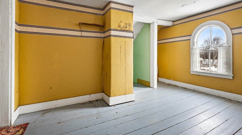 This listing includes both 859 and 861 West Main Street - photo 44