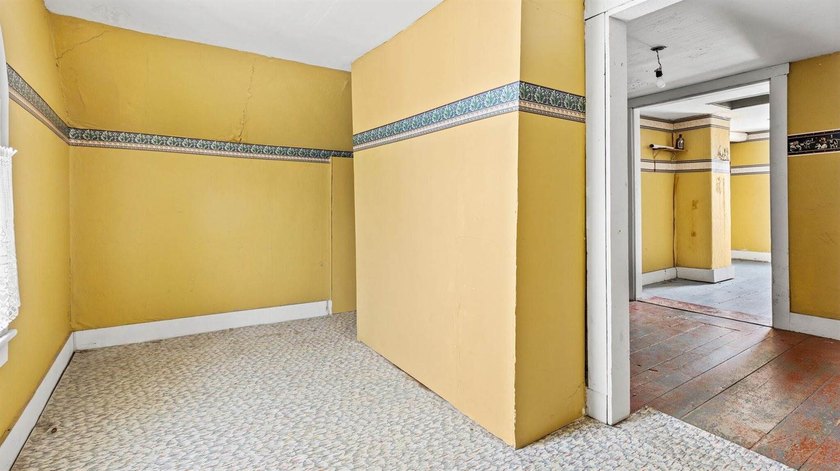 This listing includes both 859 and 861 West Main Street - photo 45