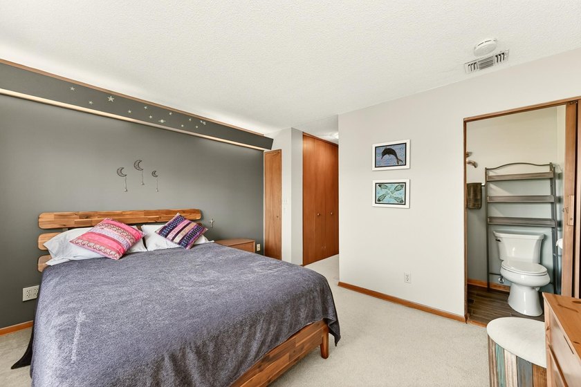 Enjoy downtown Rochester living in this spacious 2-bedroom - photo 11