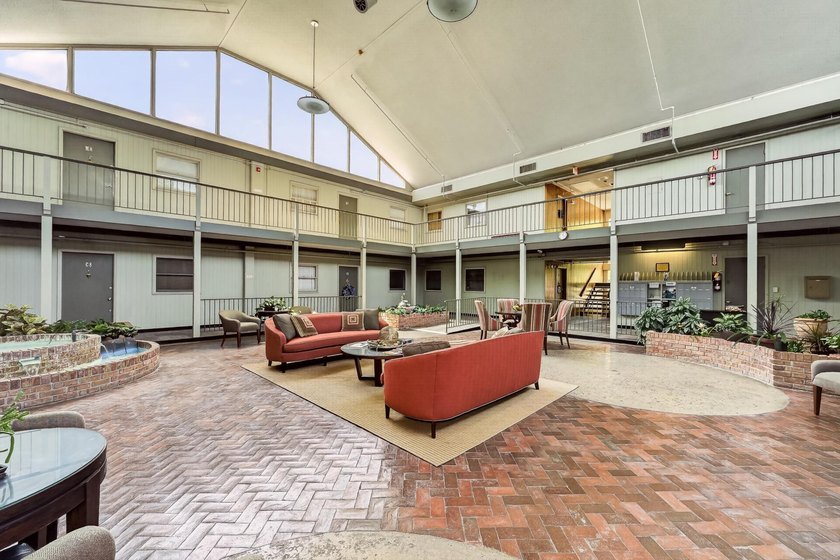 Enjoy downtown Rochester living in this spacious 2-bedroom - photo 18
