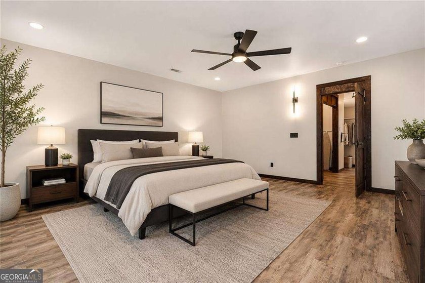 Modern barndominium on 10.28 private, wooded acres with TWO - photo 19