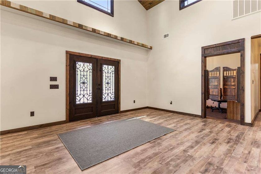 Modern barndominium on 10.28 private, wooded acres with TWO - photo 22