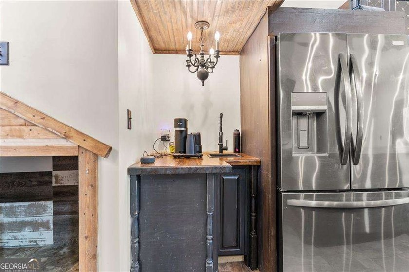 Modern barndominium on 10.28 private, wooded acres with TWO - photo 24