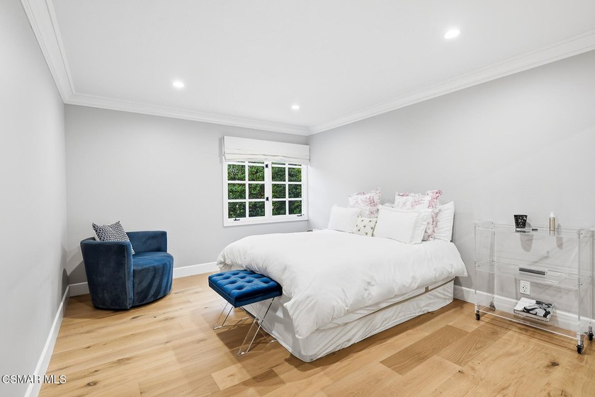 Sensational timeless traditional with a premier ''end of - photo 27