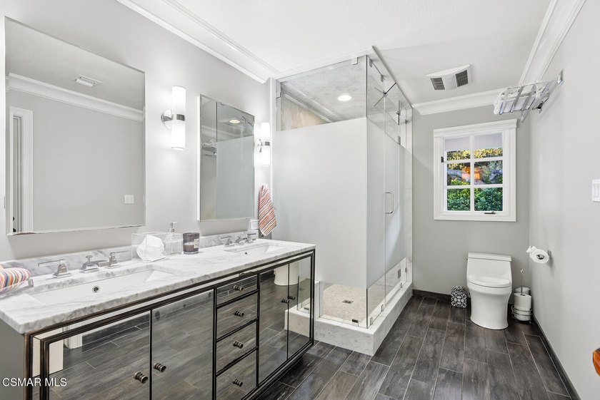 Sensational timeless traditional with a premier ''end of - photo 28