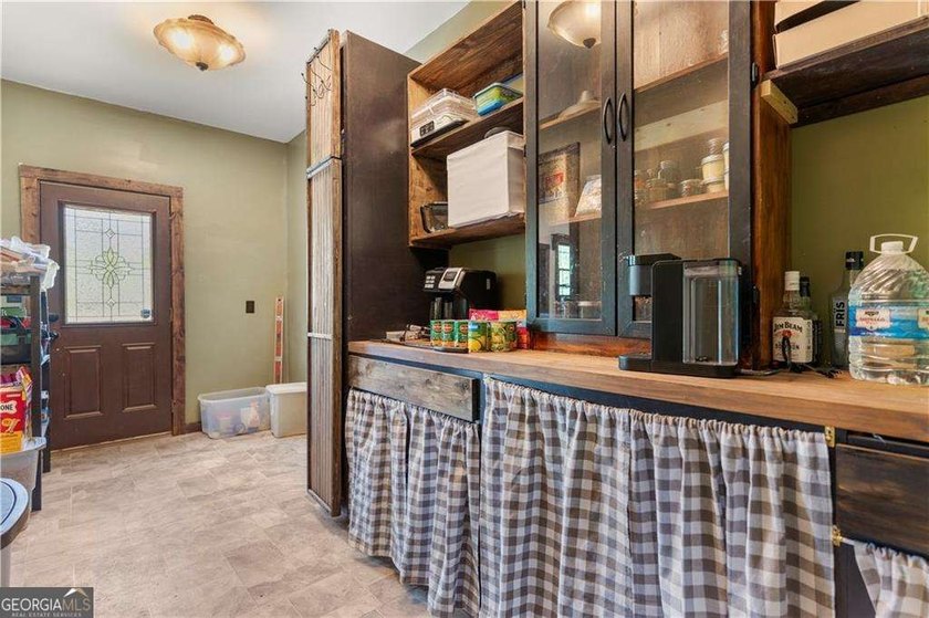Modern barndominium on 10.28 private, wooded acres with TWO - photo 36