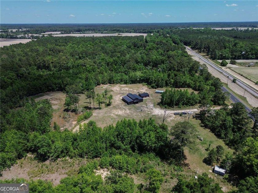 Modern barndominium on 10.28 private, wooded acres with TWO - photo 42