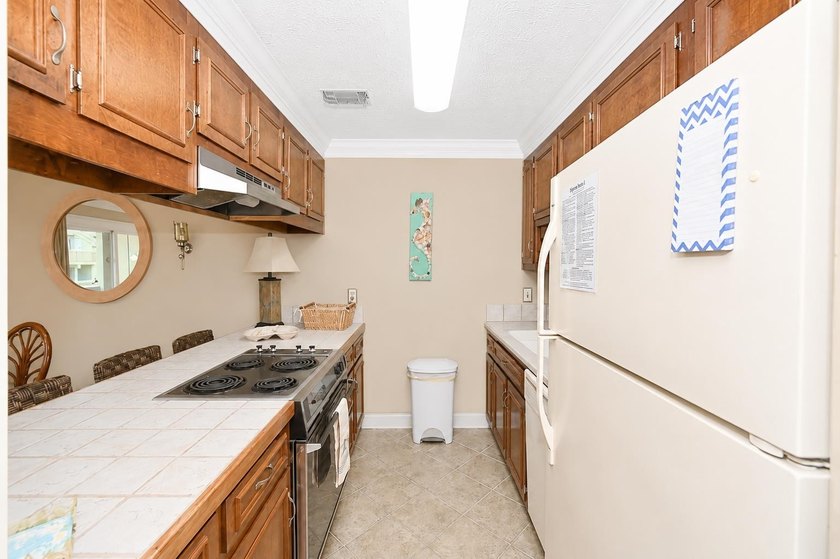 Wow! What a find! This beautifully maintained one bedroom, one - photo 5