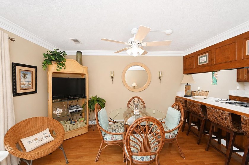 Wow! What a find! This beautifully maintained one bedroom, one - photo 9