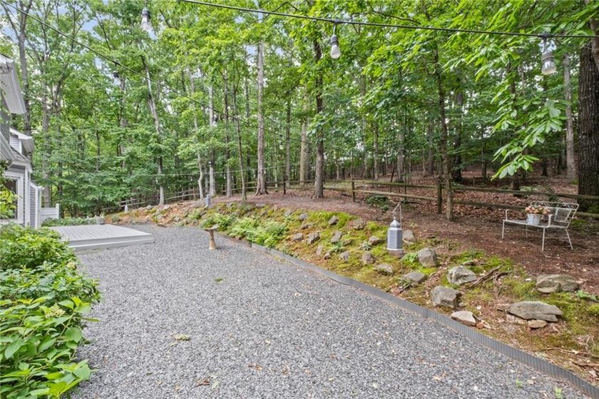 115 Leaf Lake Dr - PRIVATE 1.27-ACRE RETREAT WITH DETACHED - photo 37