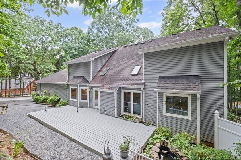 115 Leaf Lake Dr - PRIVATE 1.27-ACRE RETREAT WITH DETACHED - photo 40