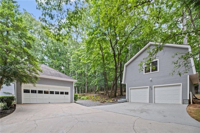 115 Leaf Lake Dr - PRIVATE 1.27-ACRE RETREAT WITH DETACHED - photo 43