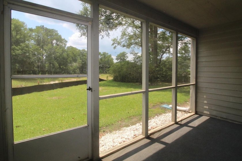 This 1st floor 1BR/1.5BA unit is located at Fairwood Lakes III - photo 10