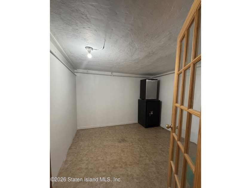 BEAUTIFUL DETACHED SINGLE-FAMILY HOME LOCATED IN THE HIGHLY - photo 15