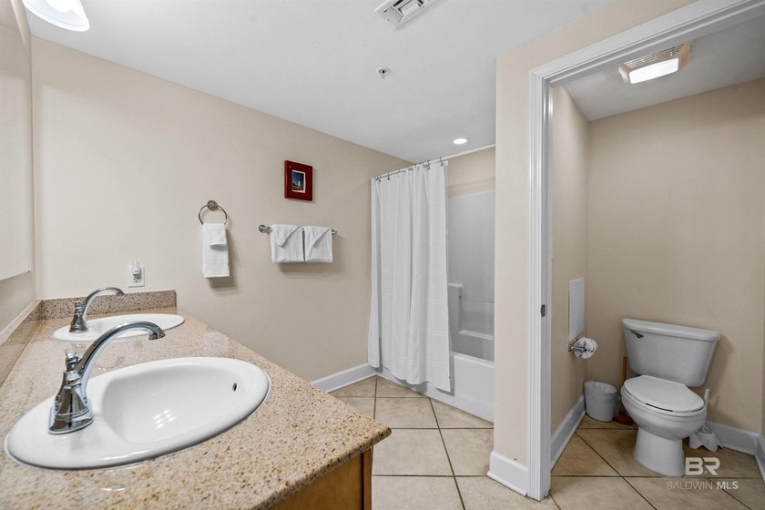 Welcome to Sanibel in Gulf Shores, where beach days are easy and - photo 22