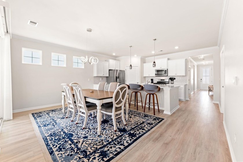 Welcome to this immaculate, move-in-ready 3-bedroom, 2-bath - photo 6