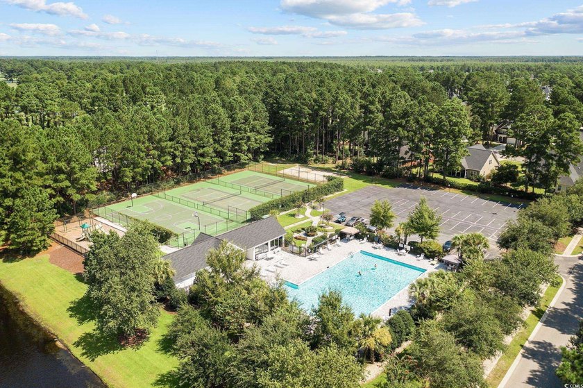 Welcome to this beautifully maintained 4-bedroom, 2-bath, 1 - photo 3