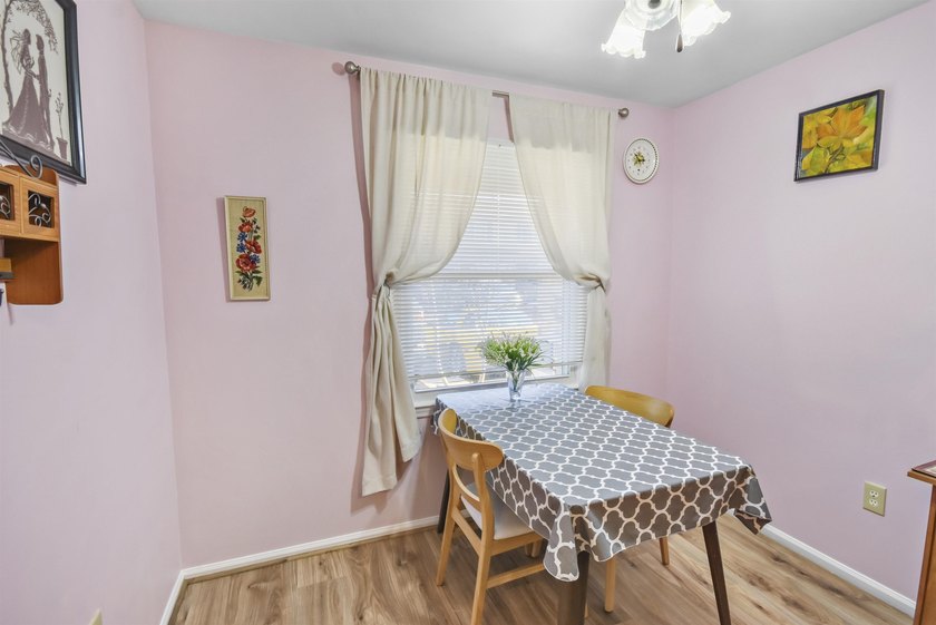 Enjoy beachside living in this nicely updated townhouse just 2.5 - photo 5