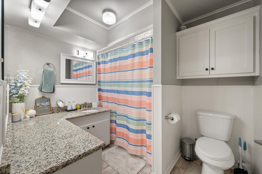 Welcome home to this beautifully updated 3-bedroom, 2-bath home - photo 7