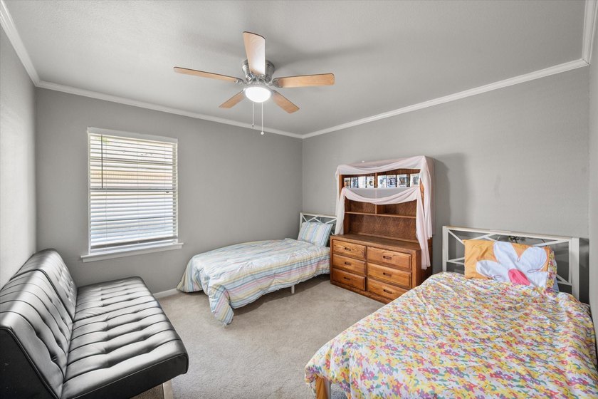 Welcome home to this beautifully updated 3-bedroom, 2-bath home - photo 9