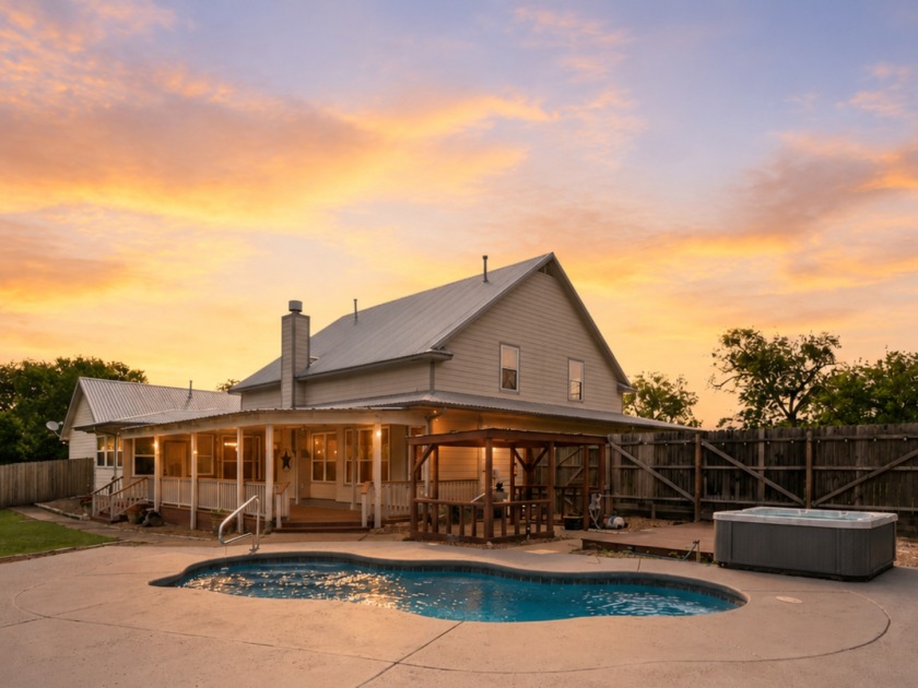 2.33-Acre Country Estate with Pool, Spa &amp; Pond - photo 2