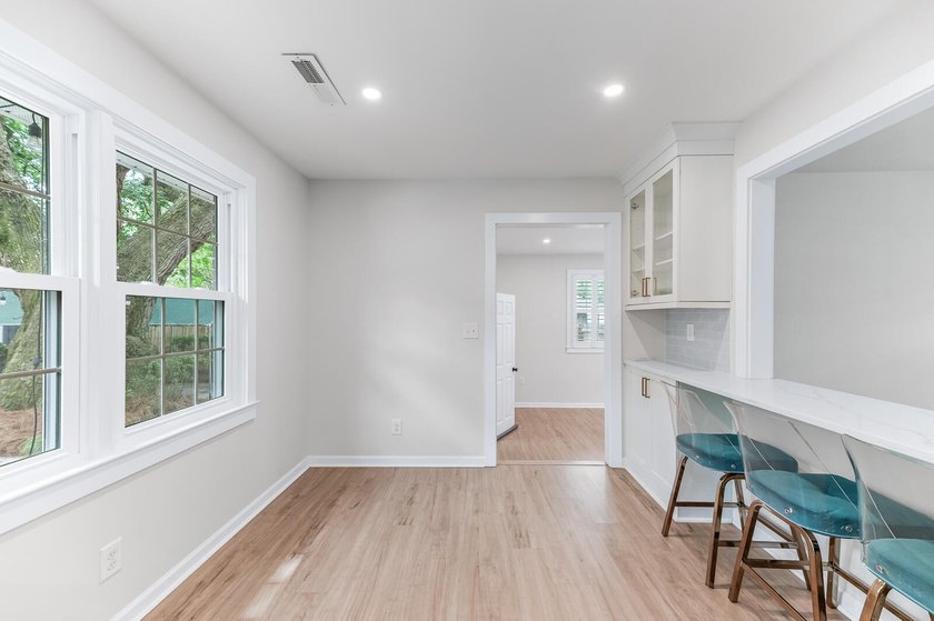 Move-in ready and beautifully renovated, this West Ashley gem - photo 9