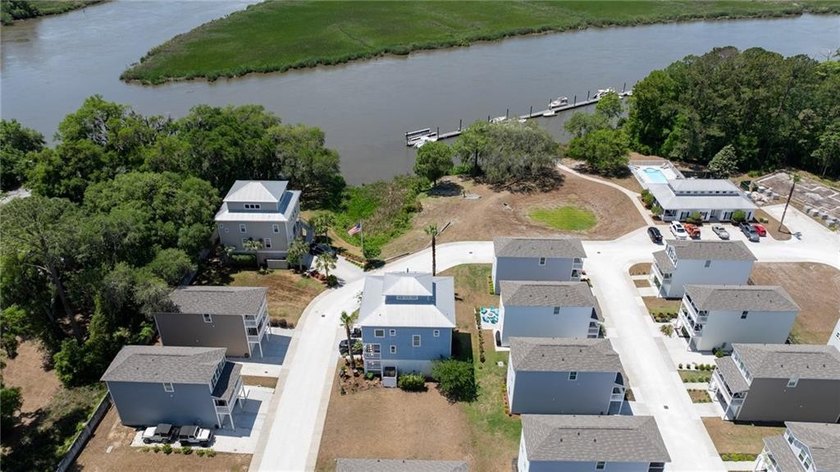 Is there a buildable homesite with deep water access near - photo 11