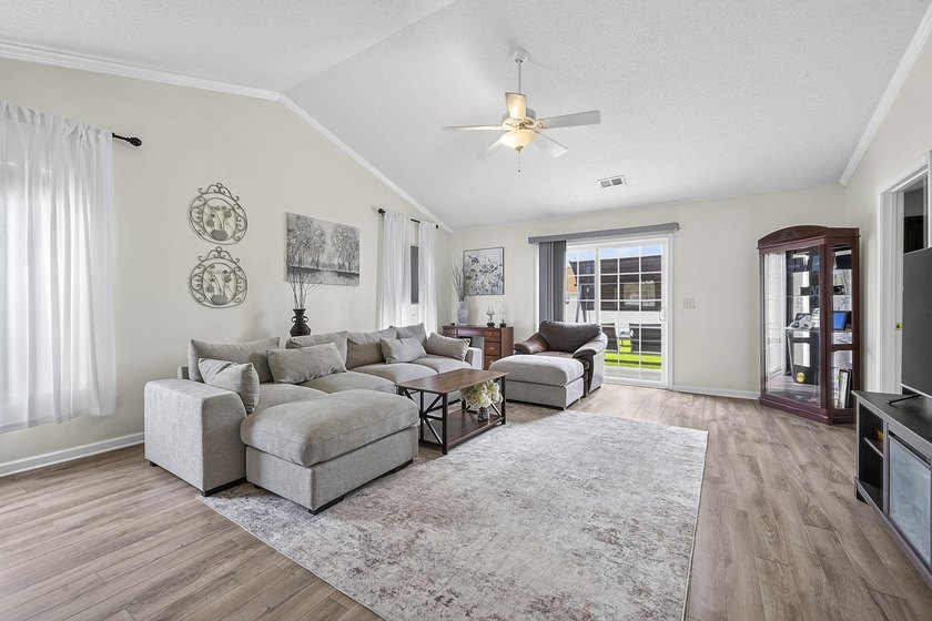 Discover a welcoming three-bedroom, two-bath home in Osprey - photo 14