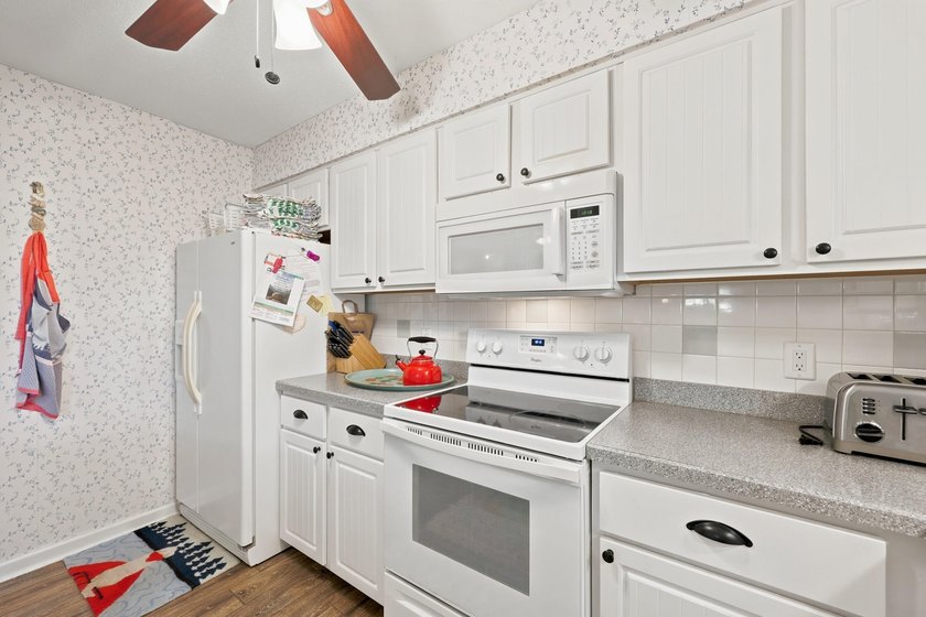 Rare opportunity! Homes with a true private mother-in-law suite - photo 8