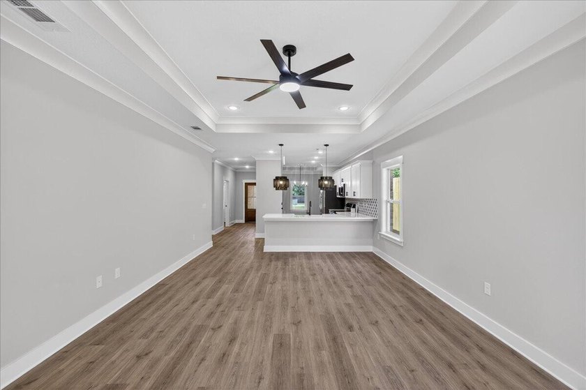 SUMMER SAVINGS! Receive a builder's credit of $10,000 at closing - photo 20