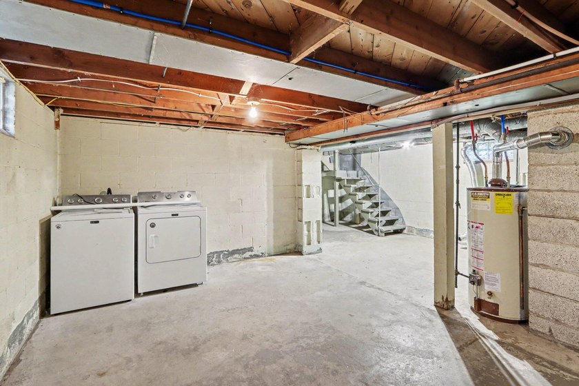 Welcome to this spacious 4-bedroom home, perfectly situated on a - photo 20