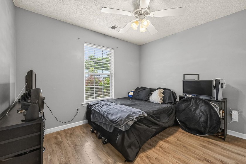 Discover a welcoming three-bedroom, two-bath home in Osprey - photo 21