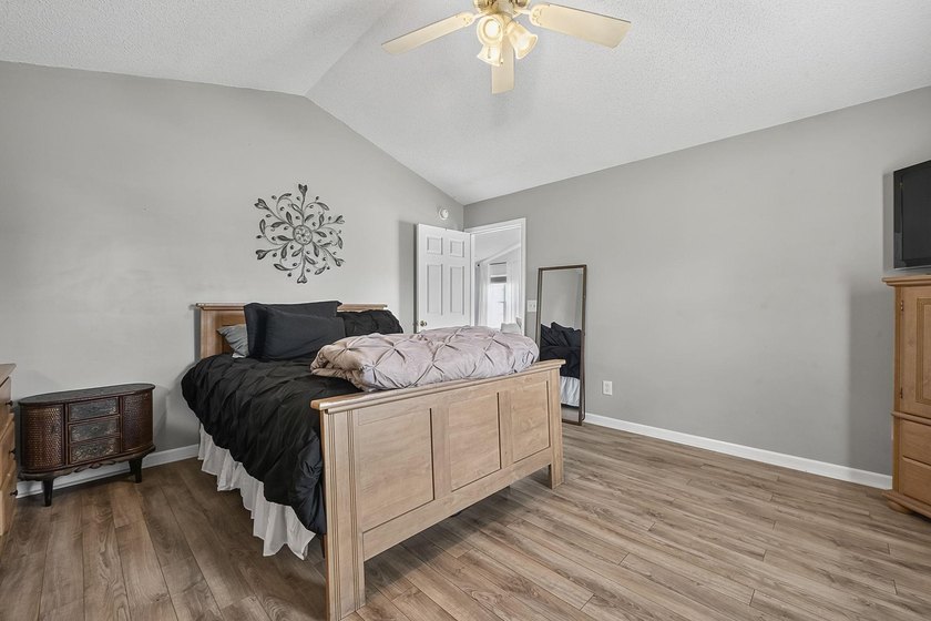 Discover a welcoming three-bedroom, two-bath home in Osprey - photo 31