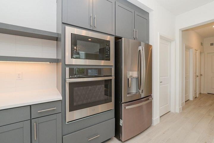 Move-in ready! Step into this stylishly designed 3 BR, 2 BA - photo 18