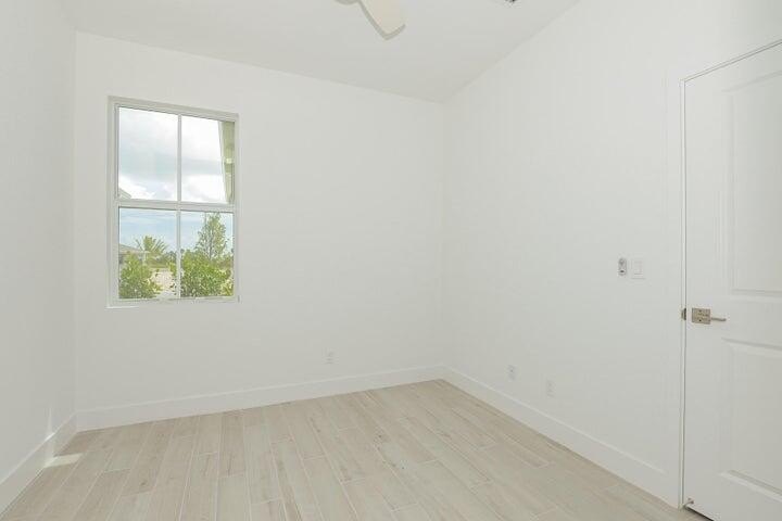 Move-in ready! Step into this stylishly designed 3 BR, 2 BA - photo 38