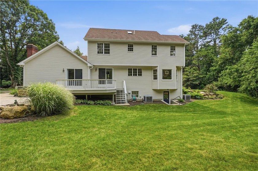 Welcome to 136 Holly Hills Lane, a beautifully maintained - photo 5