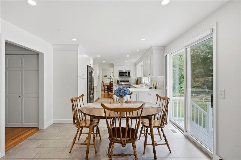 Welcome to 136 Holly Hills Lane, a beautifully maintained - photo 10