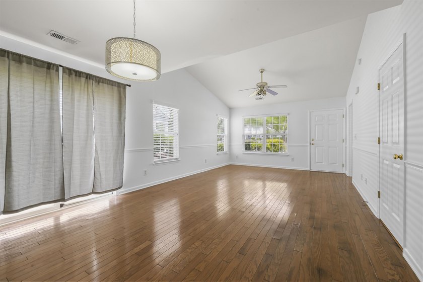MUST SEE! This beautifully updated, single-level END UNIT - photo 5