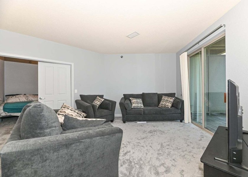 Turnkey 1+ bedroom unit with beautiful Lake Michigan balcony - photo 14