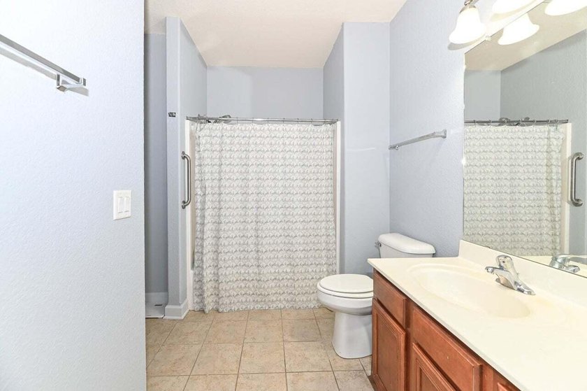 Turnkey 1+ bedroom unit with beautiful Lake Michigan balcony - photo 19