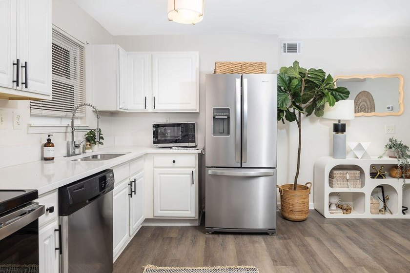 Beautifully updated and move-in ready, this charming condo is - photo 8