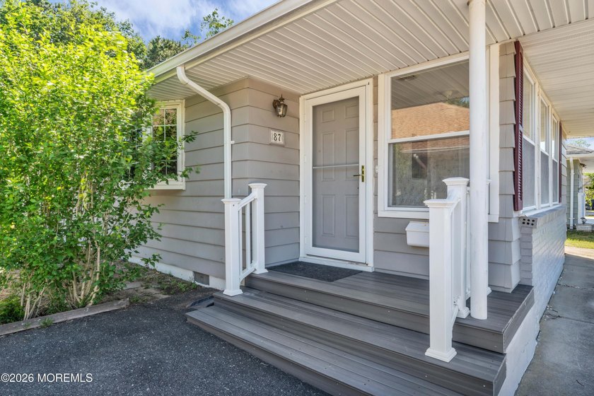 Welcome to 87 Mount Matterhorn Lane in sought-after Holiday City - photo 3